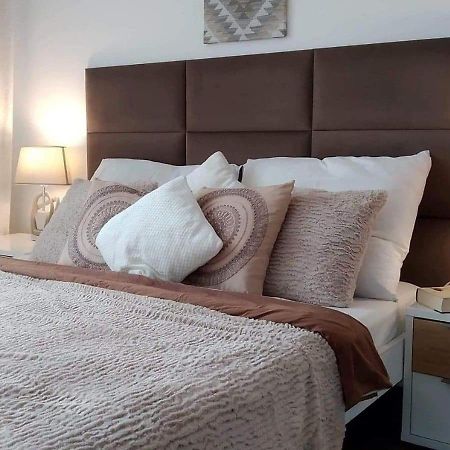 Sunny Penthouse With Roof Gardens Overlooking The Warsaw Palace Of Culture Pruszkow Luaran gambar