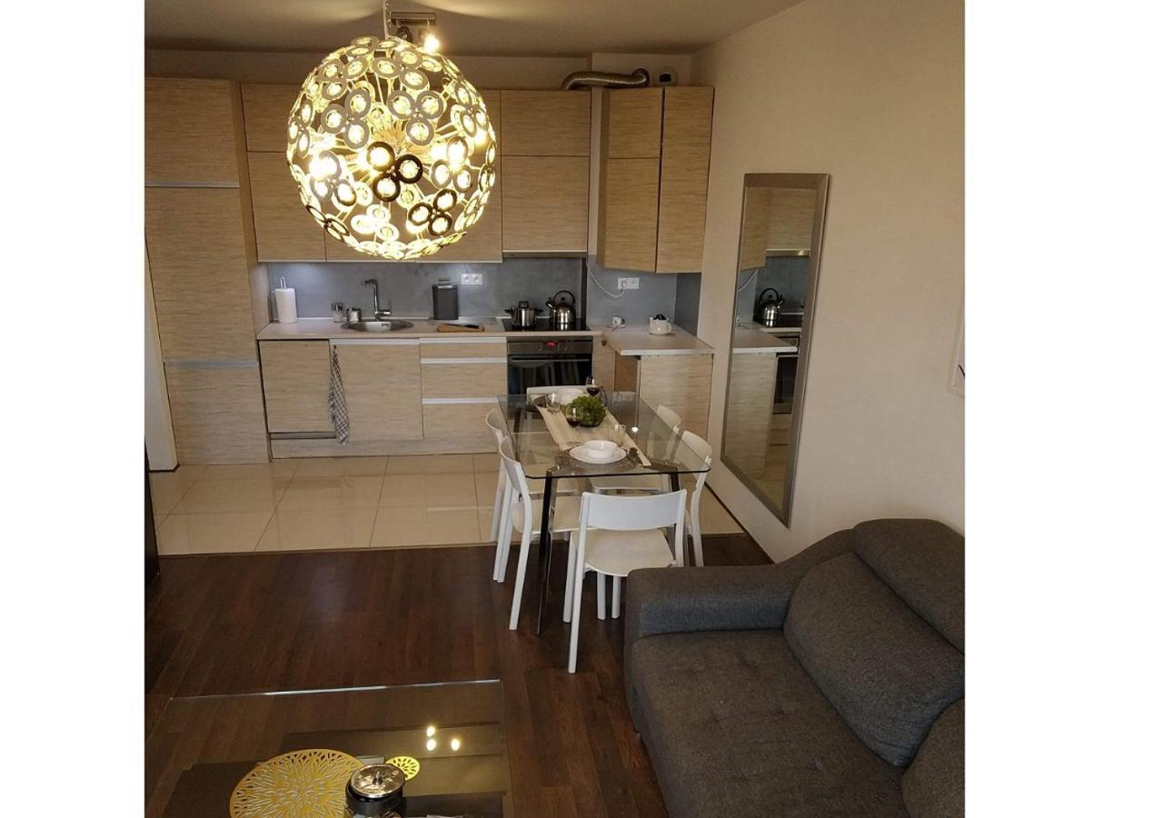 Sunny Penthouse With Roof Gardens Overlooking The Warsaw Palace Of Culture Pruszkow Luaran gambar